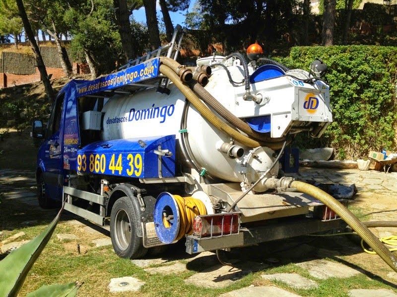 Camión cuba de Desatascos Domingo